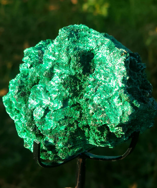 Acicular malachite with stand