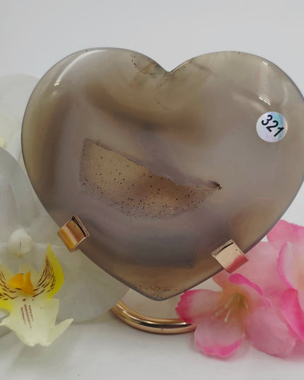 Agate heart carving