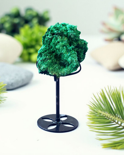 Acicular malachite with stand