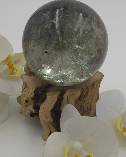 Included garden quartz sphere Xl
