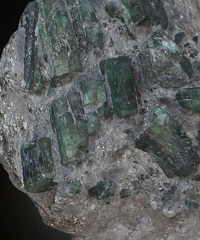 Curlew emerald rough