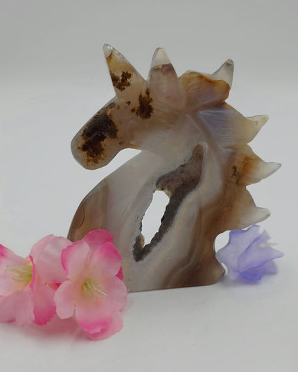 AGATE UNICORN FREESTANDING CARVINGS