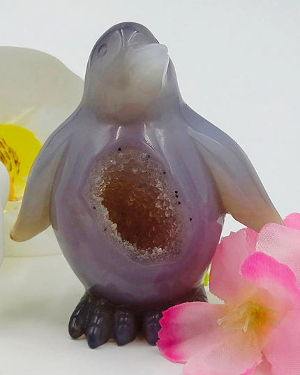 Agate penguin carvings
